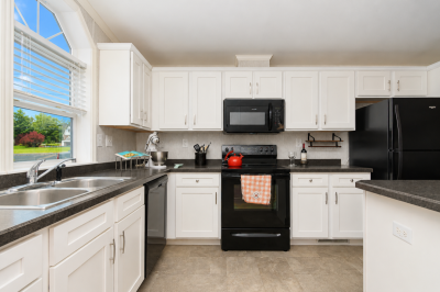 2002 Perilli Dr - Kitchen Sunny